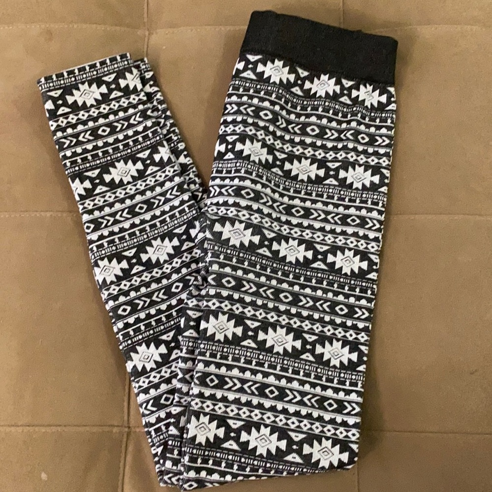 NWOT No Boundaries Black/White Leggings Sz L 11-13